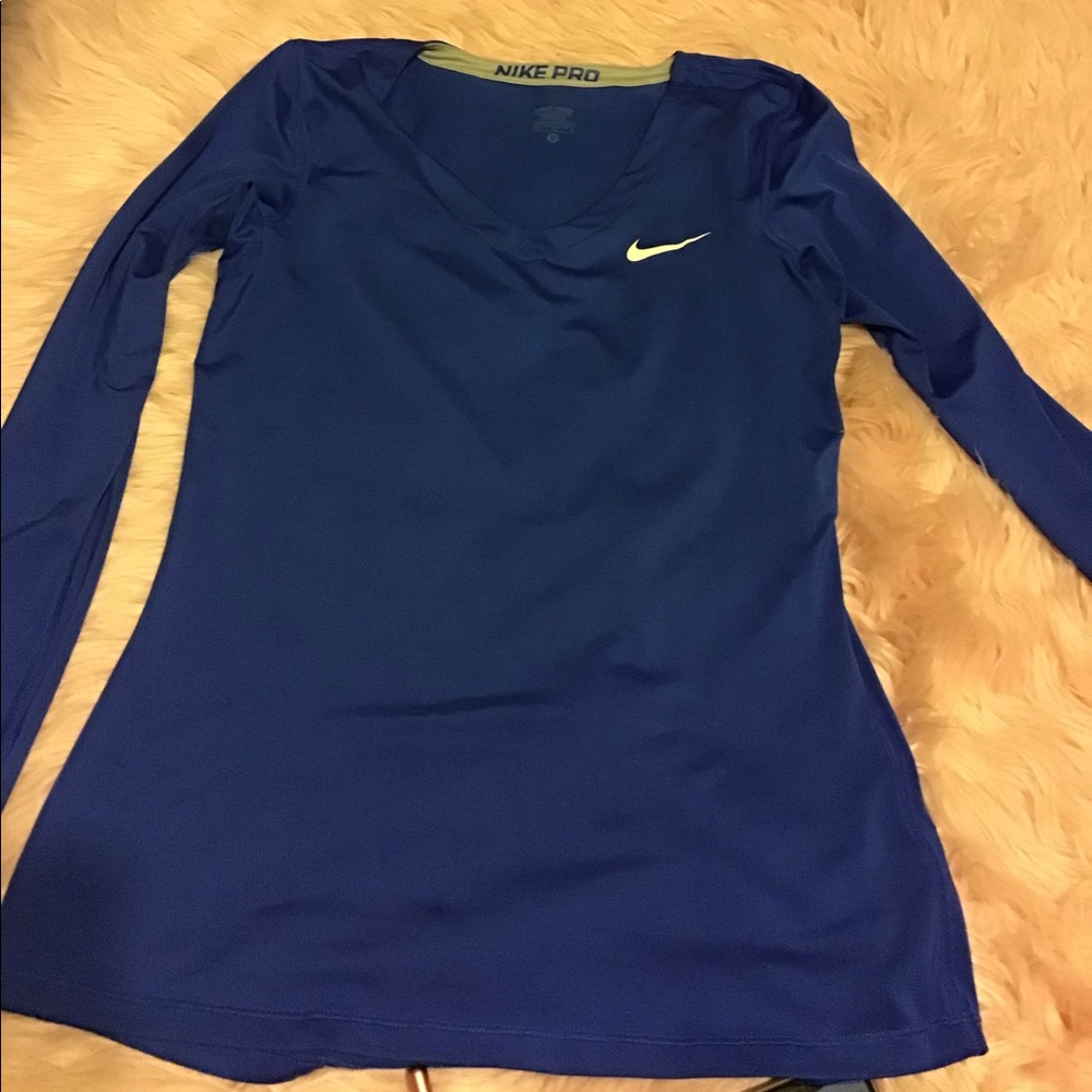 Nike Pro long long sleeve vneck tee